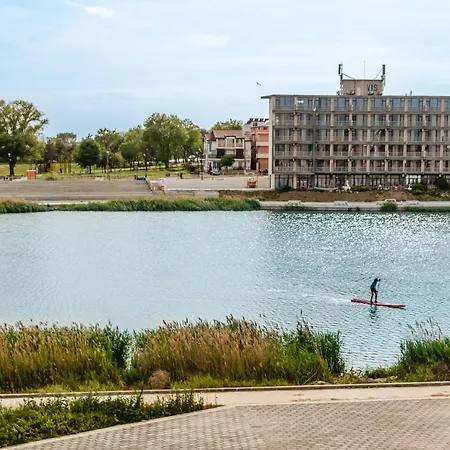 Casa Royal Pe Plaja Belona 3*