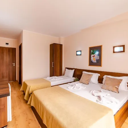 Gæstehus Casa Royal Pe Plaja Belona 3*