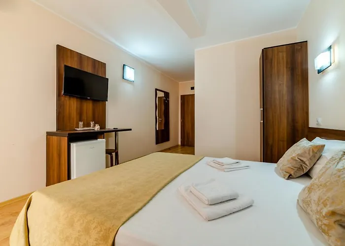 Casa Royal Pe Plaja Belona 3*