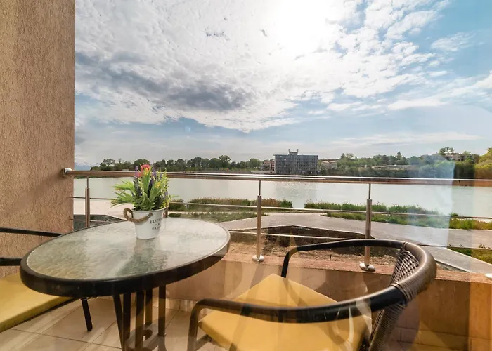 Casa Royal Pe Plaja Belona